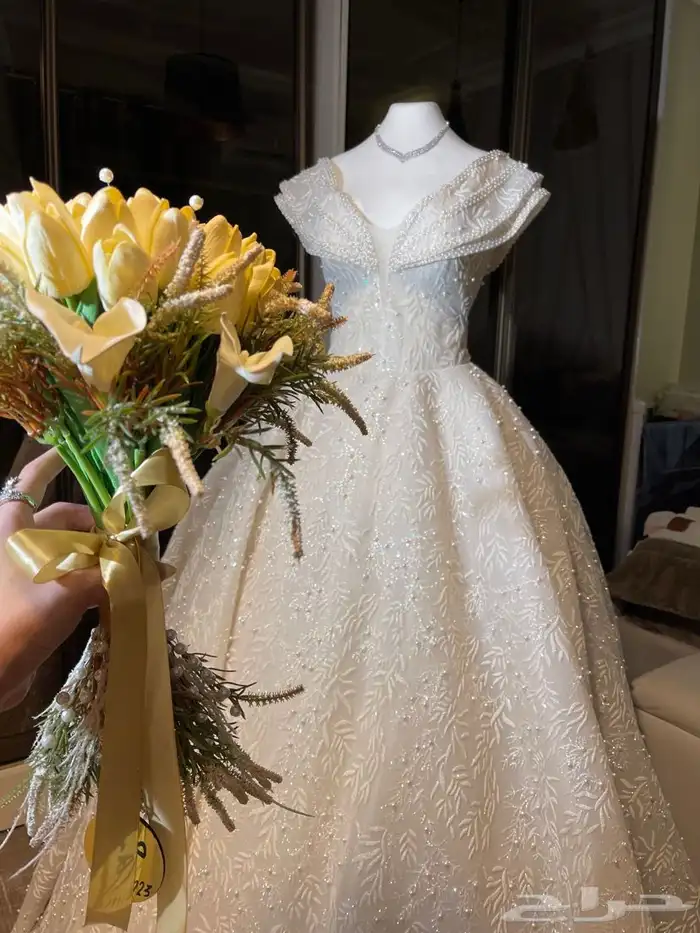 فستان جديد لبس مره وحده فستان ملكه ويصلح لزواج خفيف 1