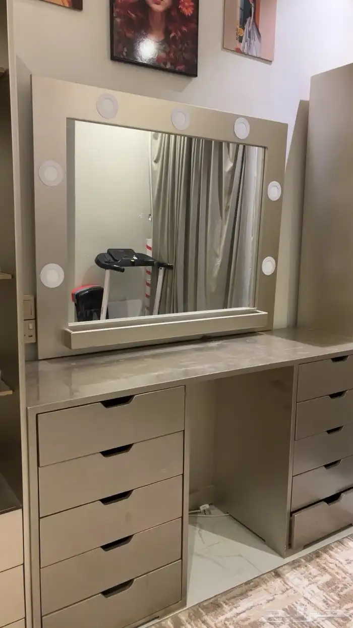 طاولة ميكب 4