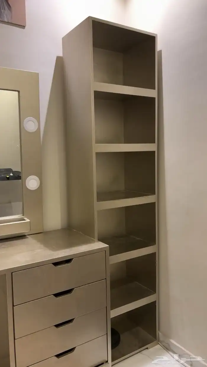 طاولة ميكب 0