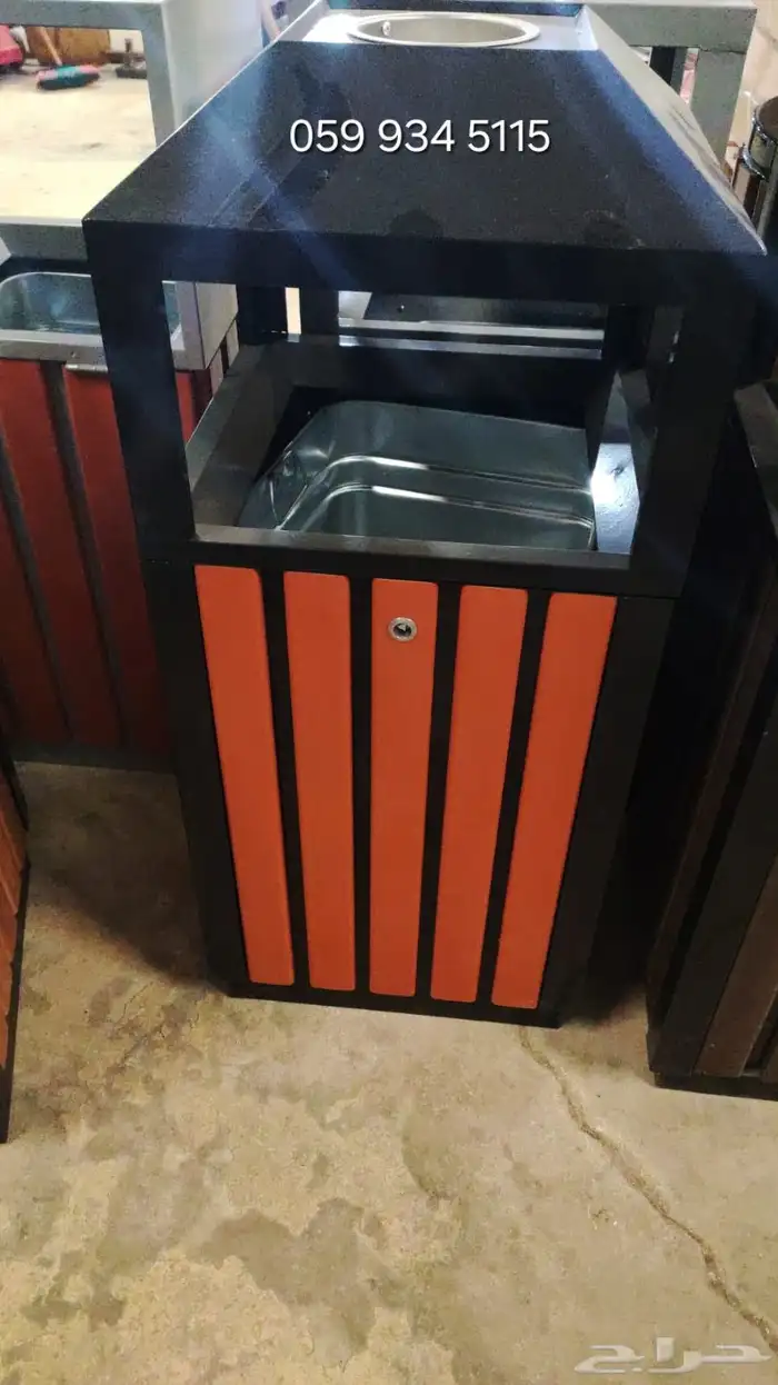 سلات مهملات مدرسة ملعب بادل حدائق كلية مشفى مول مقهى مطعم 11