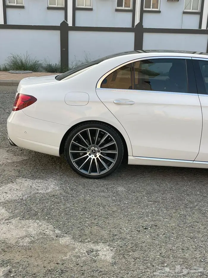 مرسيدس E300 2019 10