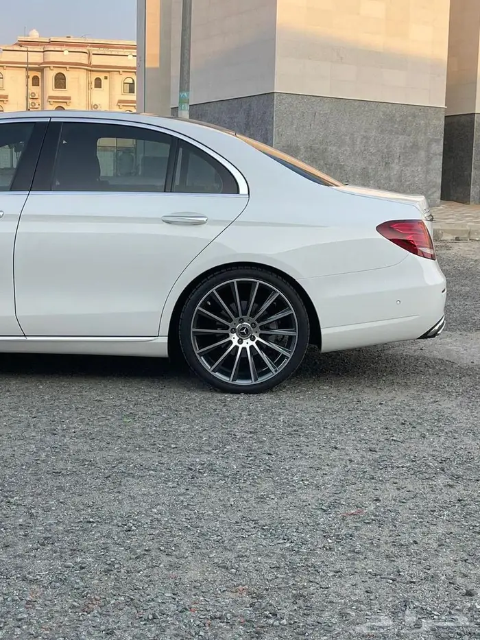 مرسيدس E300 2019 8