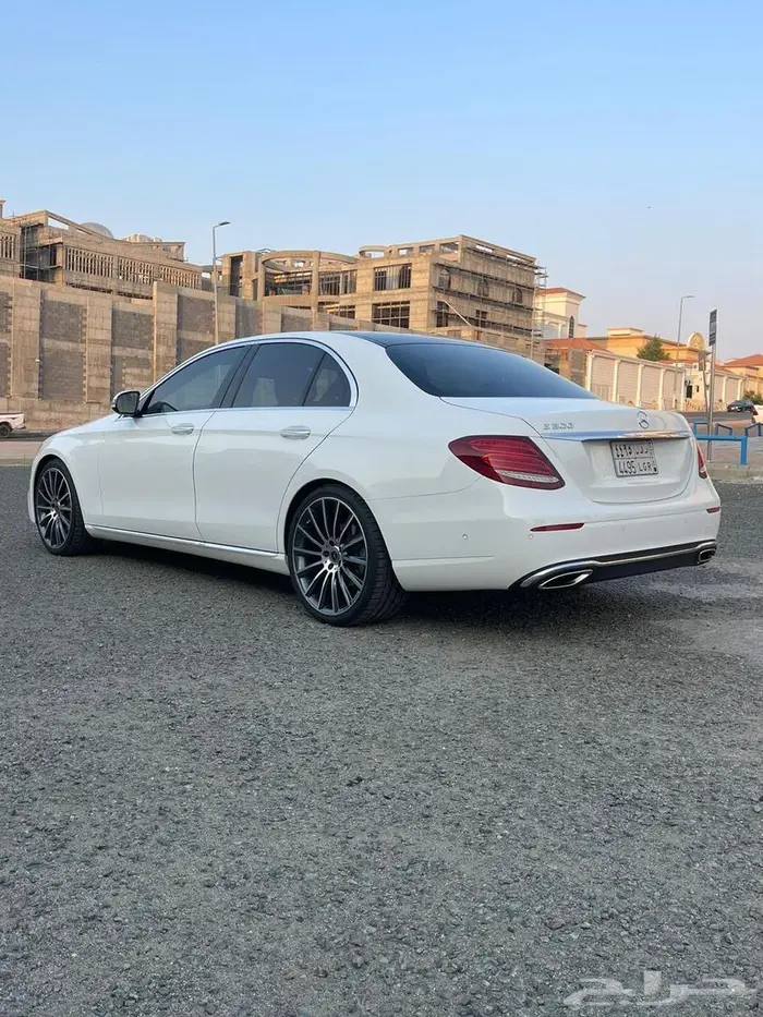 مرسيدس E300 2019 5