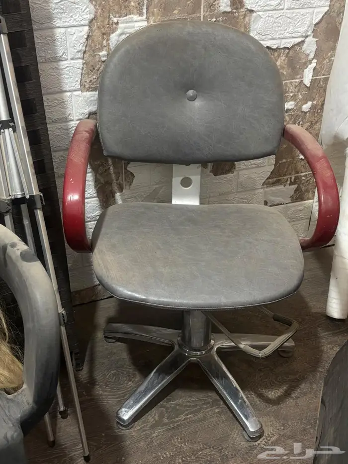 اثاث مشغل كرسي قص و شعر طبيعي و مغسله متنقله 2