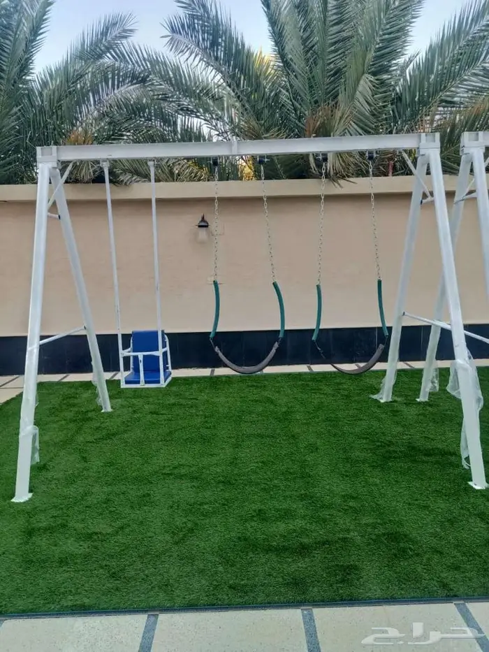كل اللي تحتاجه موجود مراجيح والجلسات الحديدية والعاب متنوعة 25