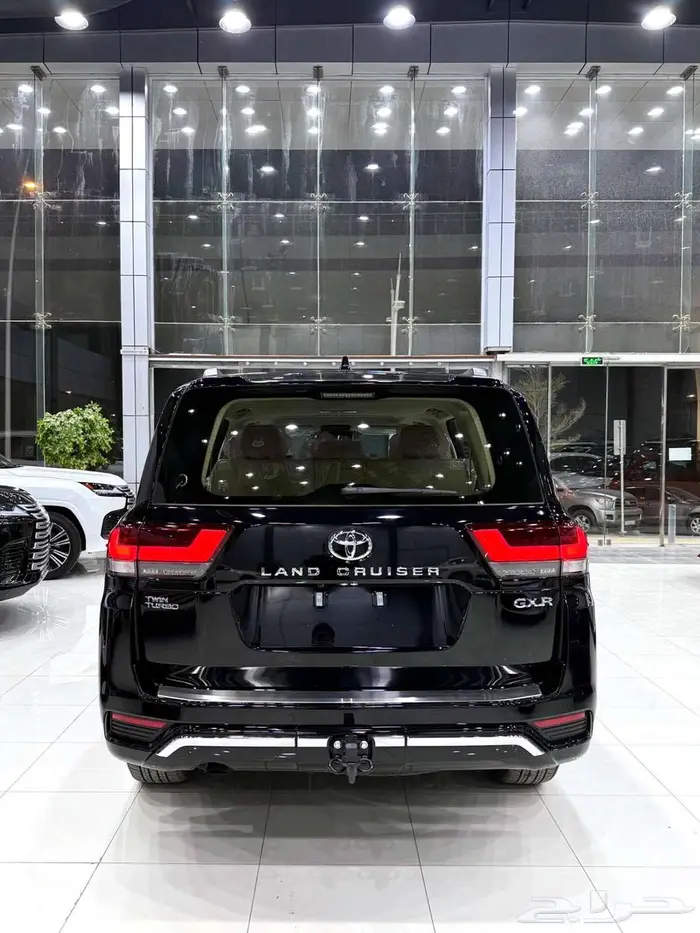 تويوتا لاندكروزر ( GXR 4 ) صادرة عليها لوحات 2025 سعر خاص 6