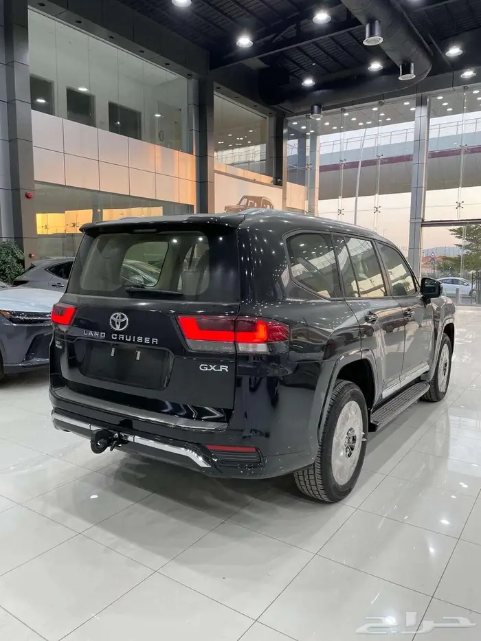 تويوتا لاندكروزر GXR L3 بنزين سعودي 2025 8