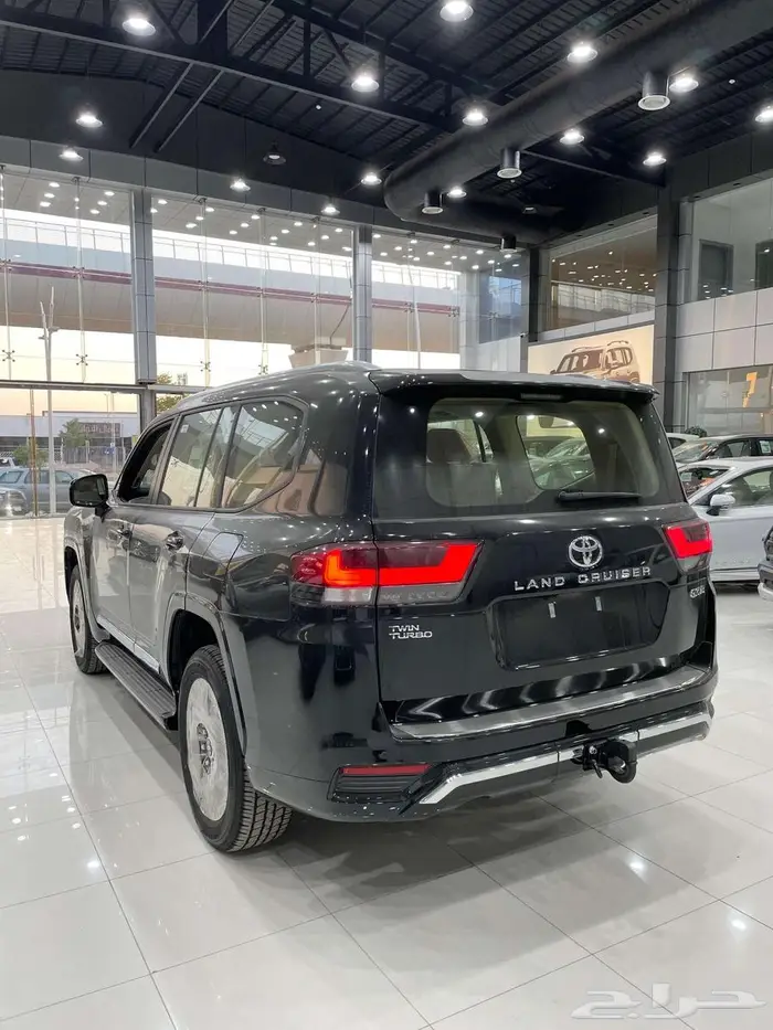 تويوتا لاندكروزر GXR L3 بنزين سعودي 2025 9
