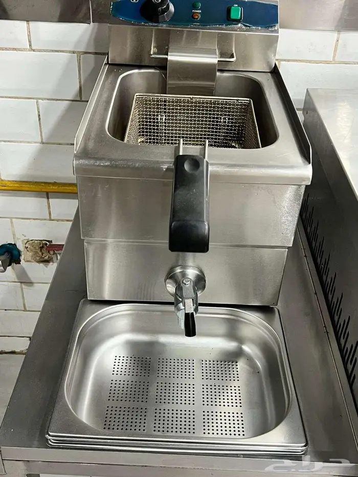 معدات مطاعم للبيع طاولات استنلس   بوتجاز   مغاسل   ثلاجات 1