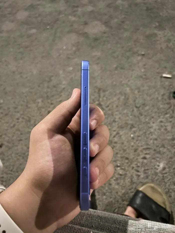 ايفون 16العايدي 128 3