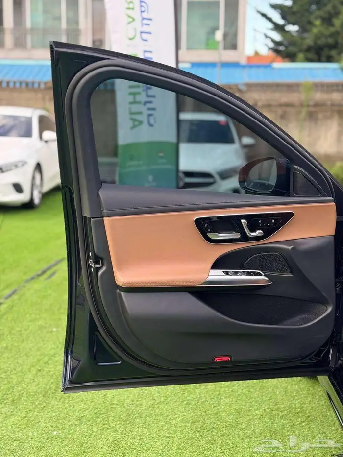 لسرعة البيع 215000 سيارة مرسيدس E200 حالة فوق الممتازة 15