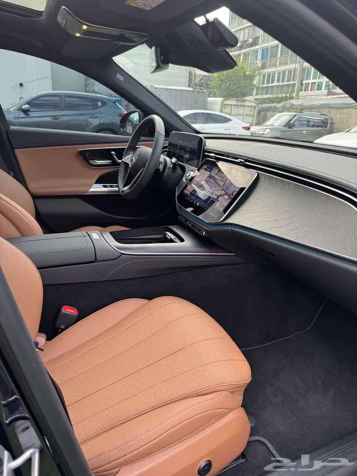 لسرعة البيع 215000 سيارة مرسيدس E200 حالة فوق الممتازة 20