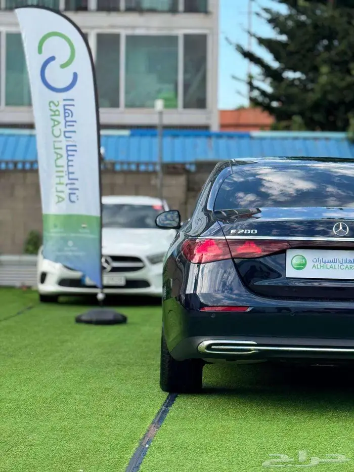 لسرعة البيع 215000 سيارة مرسيدس E200 حالة فوق الممتازة 7