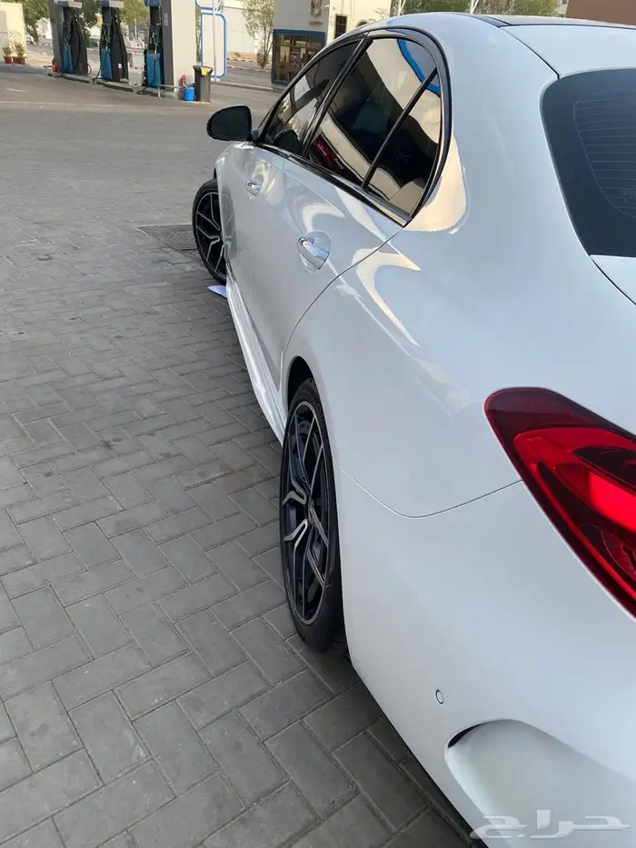 مرسيدس C300 موديل 2022   وارد أمريكا   AMG kit night P 16