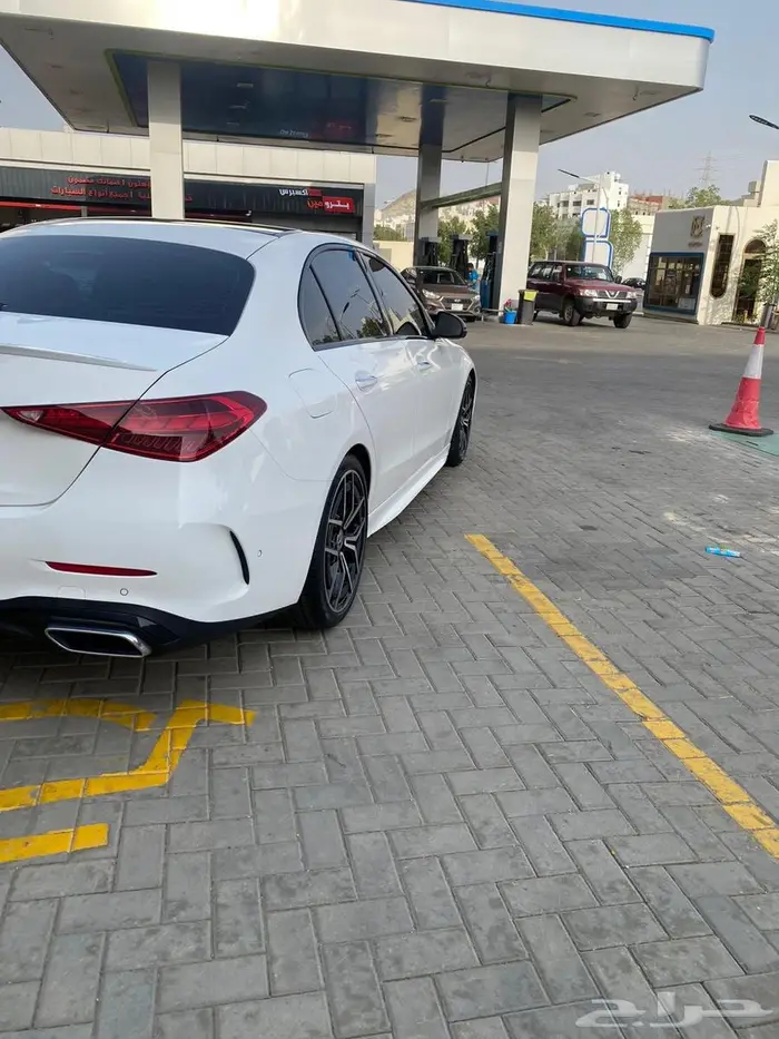 مرسيدس C300 موديل 2022   وارد أمريكا   AMG kit night P 24