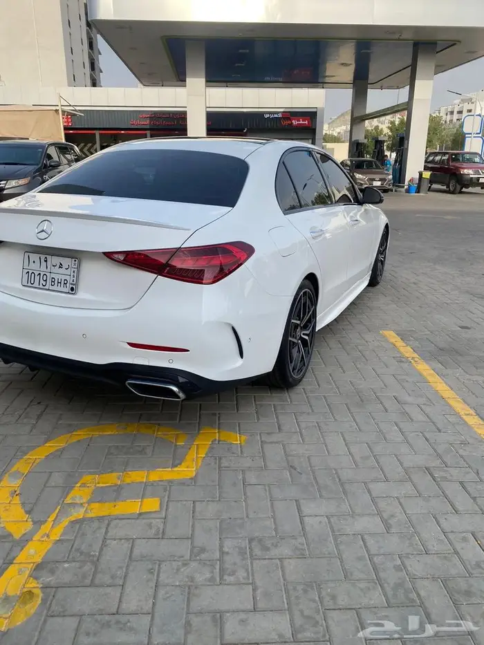 مرسيدس C300 موديل 2022   وارد أمريكا   AMG kit night P 27