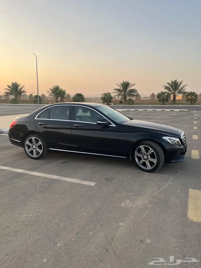 مرسيدس c200 اسود موديل 2015 9