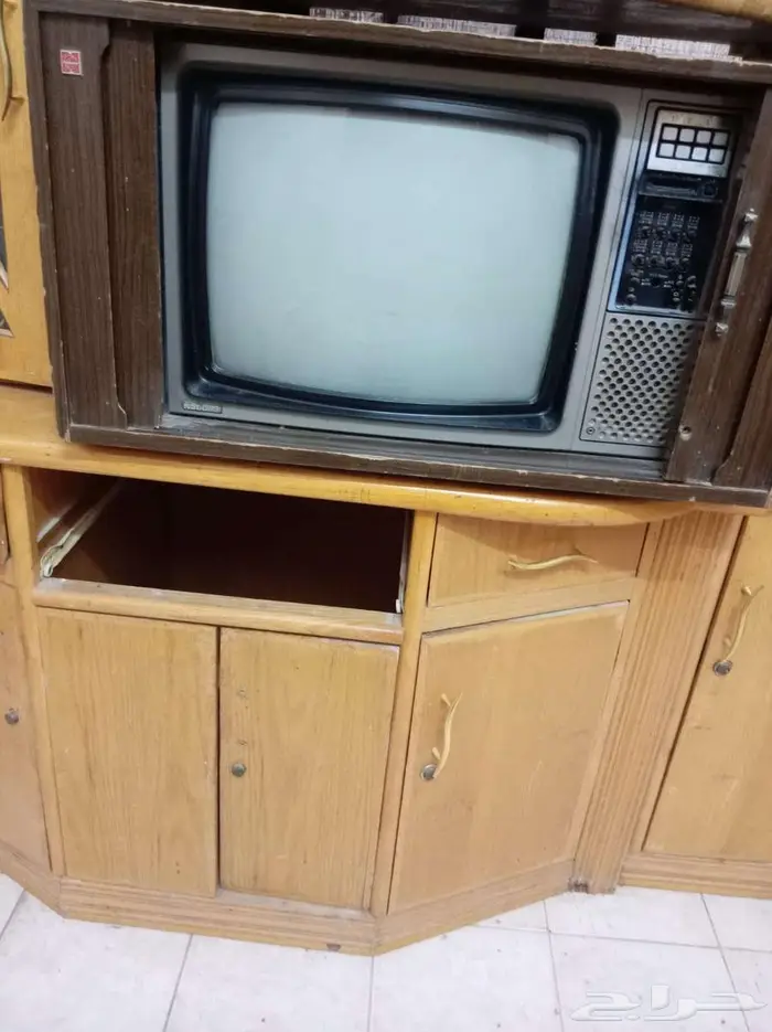 تلفزيون تراثي قديم شغال 0