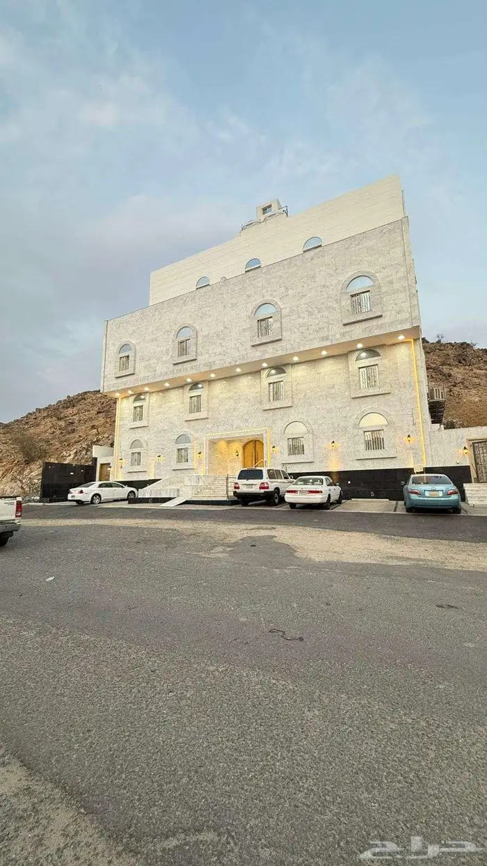 عماره سكنية فاخره للبيع - مكه حي الخضراء 0