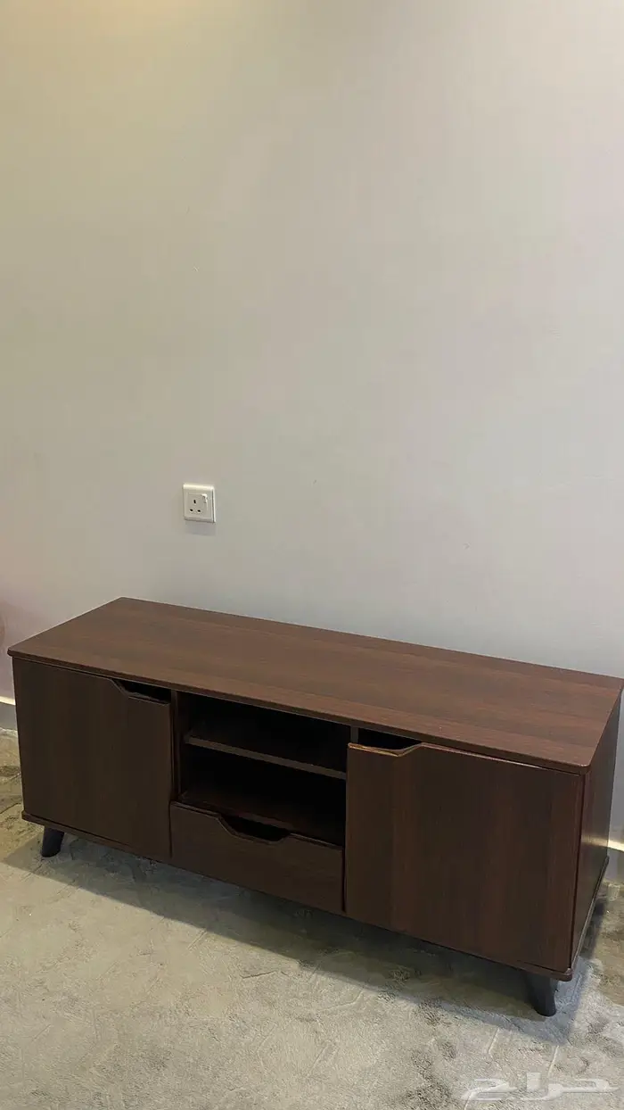 للبيع أثاث مشب تراثي وطاولة تلفزيون 1