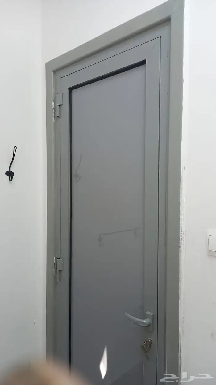 زجاج سكريت واجهات دربزينات مكاتب شورات المنيوم صيانه شامله 8