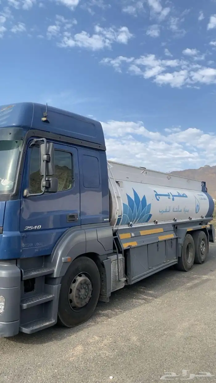 للبيع وايت اكسور الموديل 2011 2