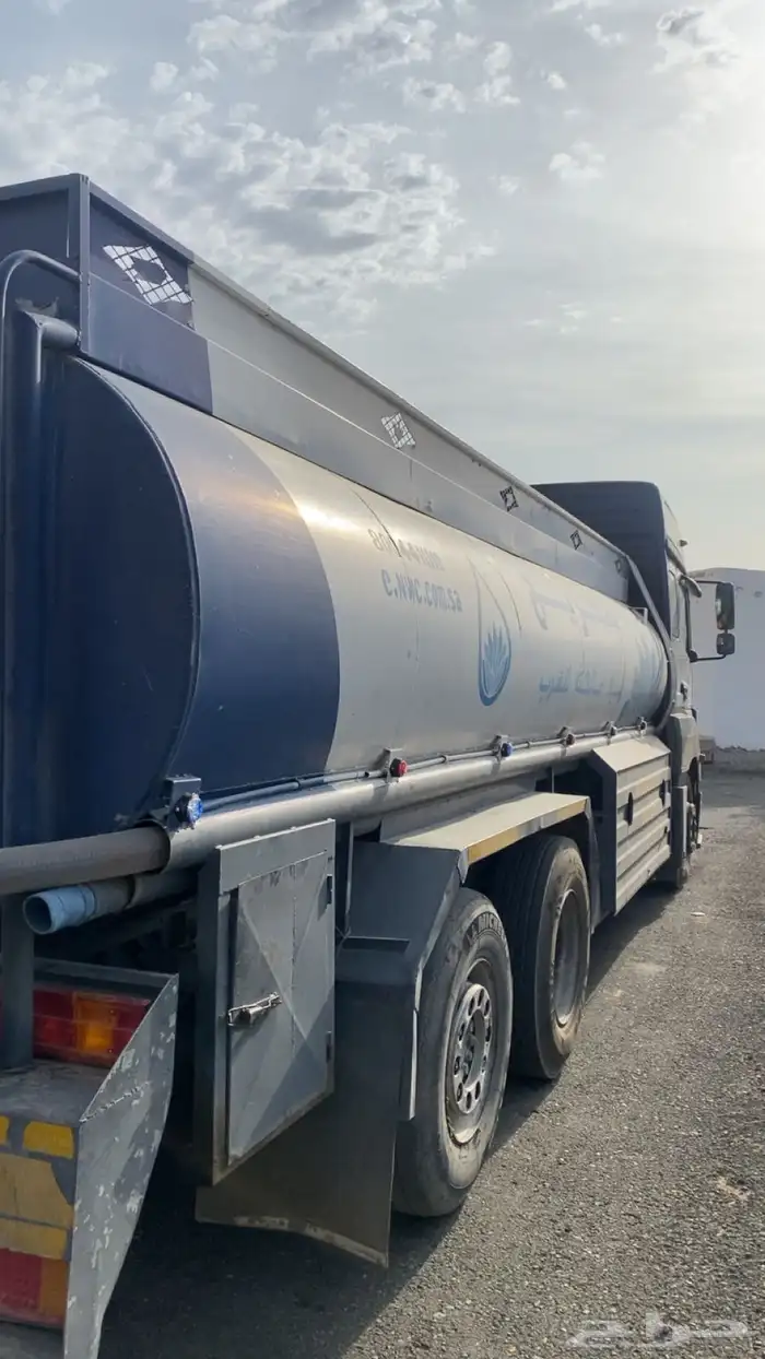 للبيع وايت اكسور الموديل 2011 1