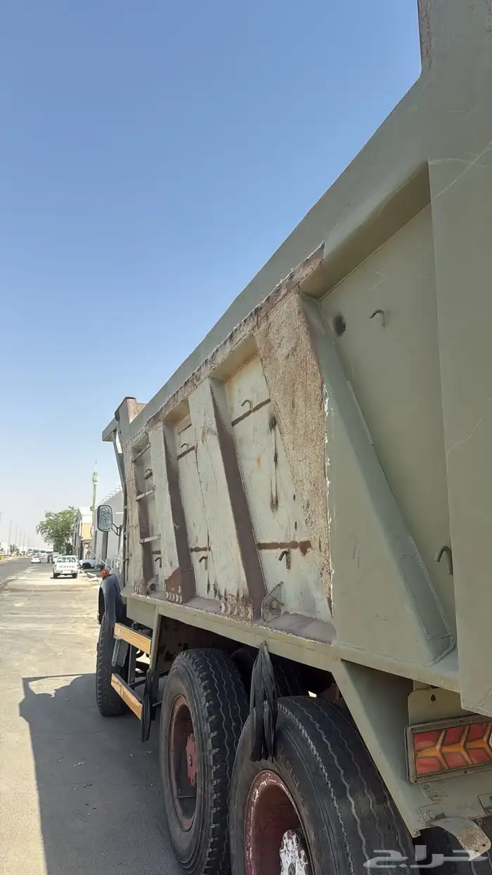 صندوق قلاب للبيع نظف جدا 4