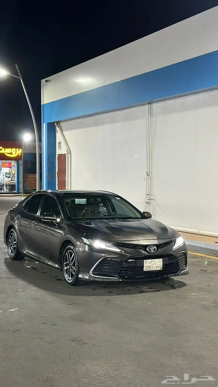 سائق سعودي بسيارة حديثة للتوصيل الطلاب والموظفين وللمطار 0