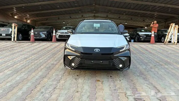 تويوتا كامري LE 2025 بنزين 2