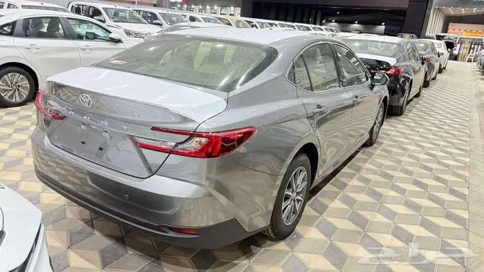 كامري اي بنزين رمادي 2025 1