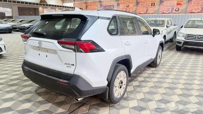 راف فور XLE بنزين فتحه سقف 2025 4