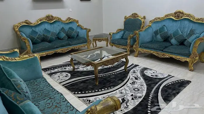 كنب مع سجاده وطاولات 1