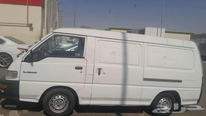 ميتسوبيشي باص بضاعة 2012 4