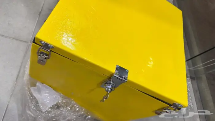 صناديق فايبر مضاءة هنقرستيشن HUNGER STAION مع التركيب 2