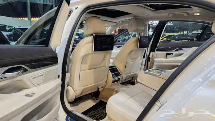 BMW 730 2018 ممشى قليل 8