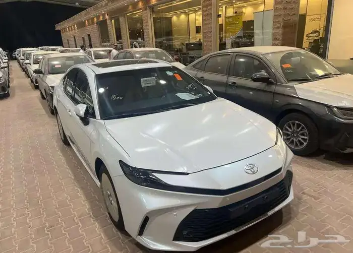 تويوتا كامري E-PLUS هايبرد 2025 اصفار 4