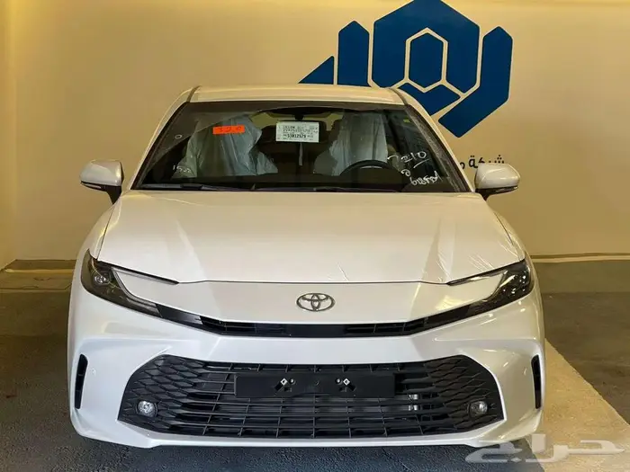 تويوتا كامري E بنزين 2025 0