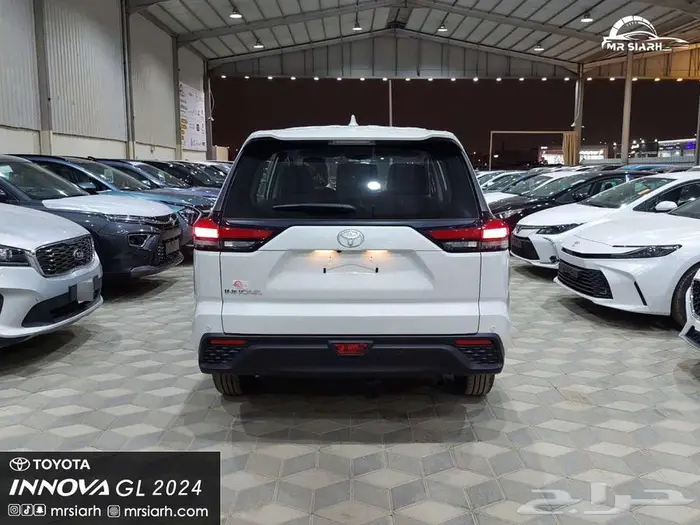 تويوتا انوفا GL 2.0 بنزين 2025 3