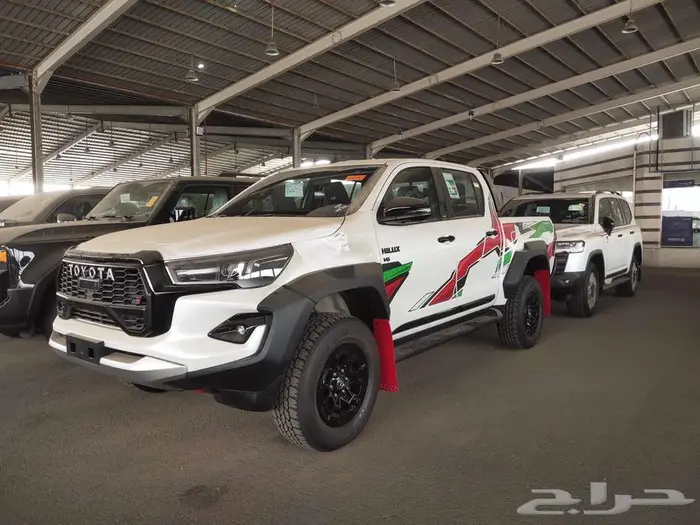 متوفر هايلوكس جى ار بنزين موديل 2025 0