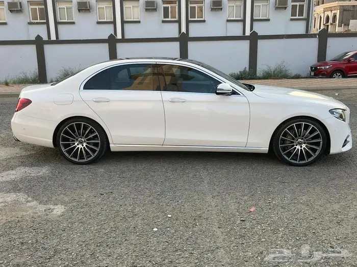 مرسيدس E300 2019 4