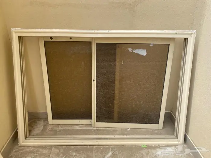 شباك مع إطاره 1.60 في 1.10 ب 150 0