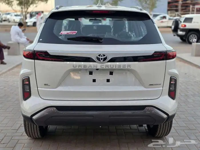 تويوتا اوربان كروزر GLX 2026 4