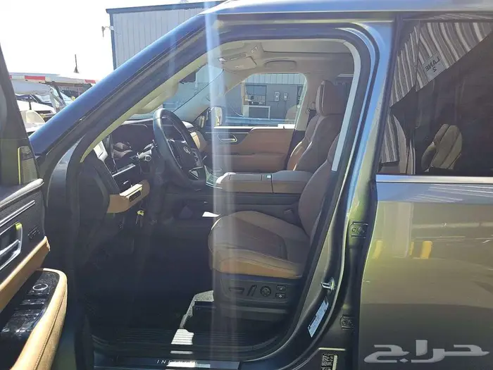INFINITI QX80 SENSORY 9
