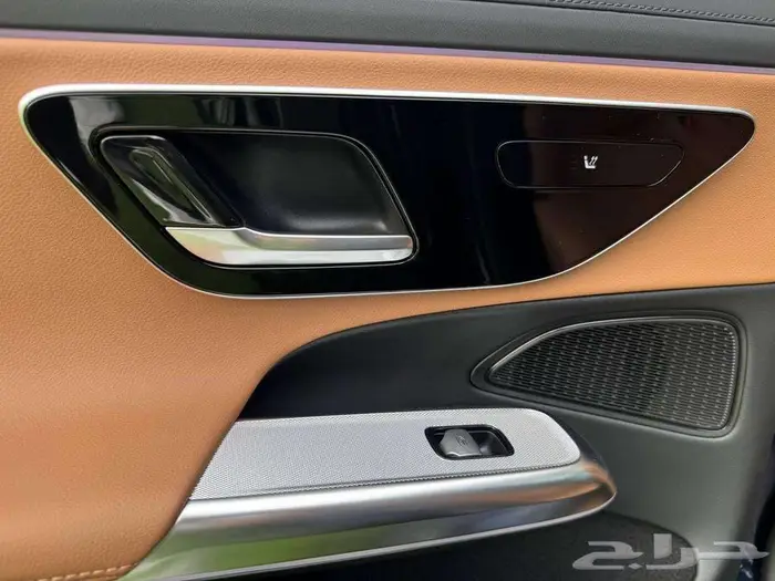 لسرعة البيع 215000 سيارة مرسيدس E200 حالة فوق الممتازة 18