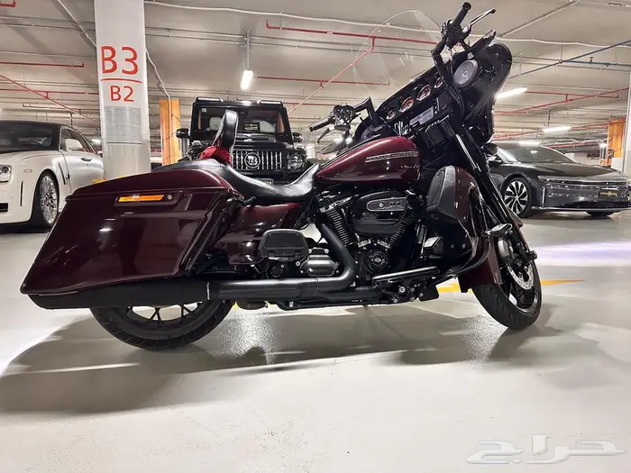 للبيع دباب هارلي ستريت قلايد موديل 2020 Street Glide 4