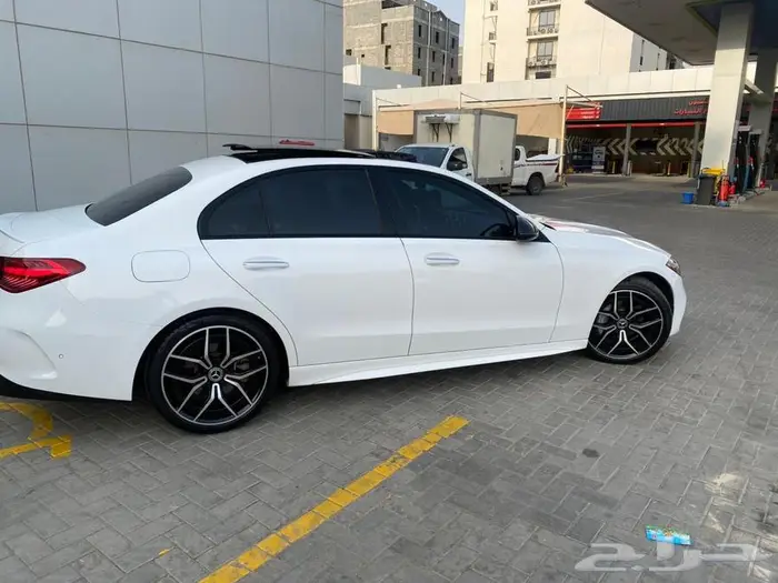 مرسيدس C300 موديل 2022   وارد أمريكا   AMG kit night P 18