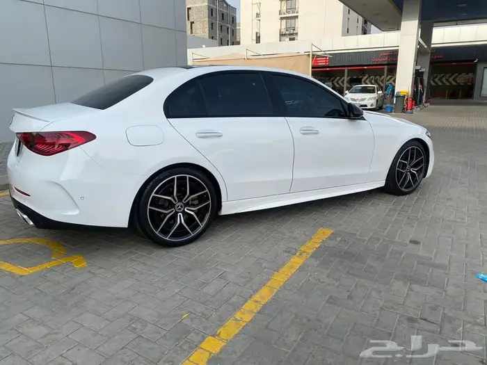 مرسيدس C300 موديل 2022   وارد أمريكا   AMG kit night P 23