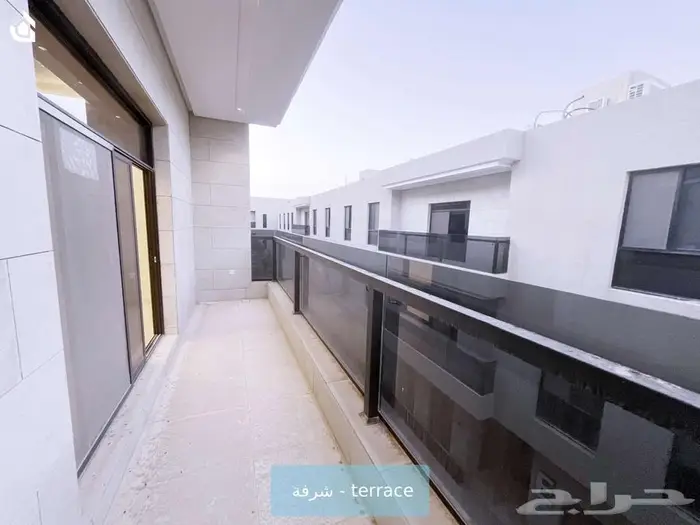 شقة 3 غرف و3 دورات مياه بحي العارض 1181 8