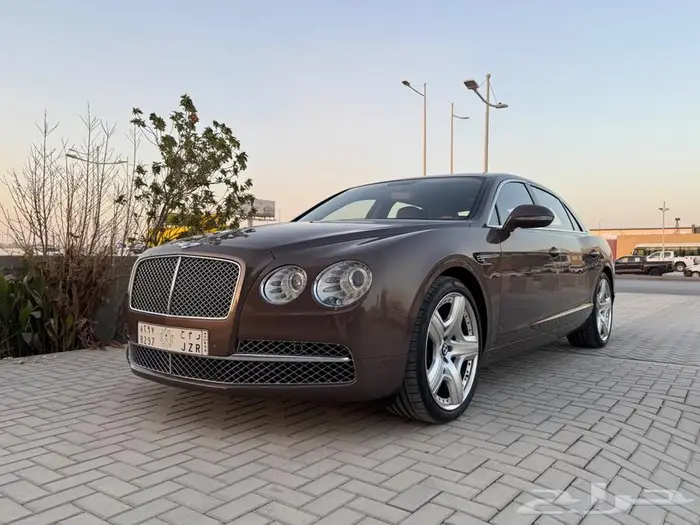 فلاينج سبير كونتنيال V12 وكالة 8